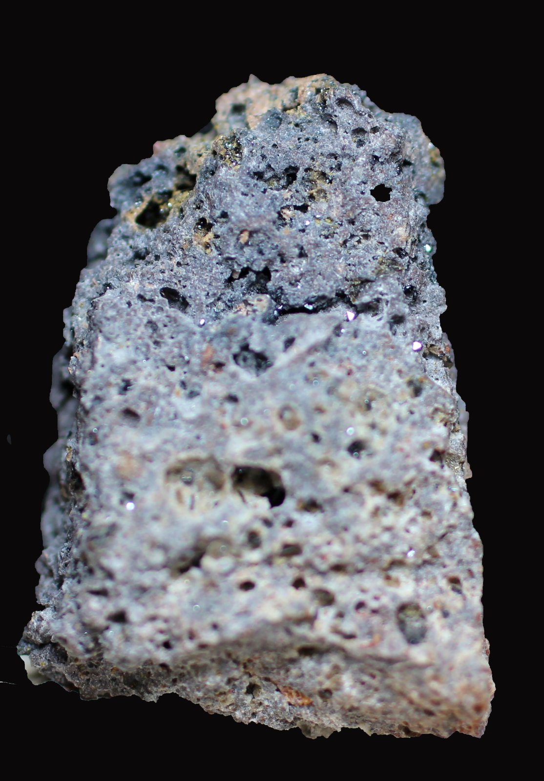 Magnetita, Pseudobrookita, Enstatita, . .
23 x 18 x 9 mm.
(Autor: José Luis Zamora)