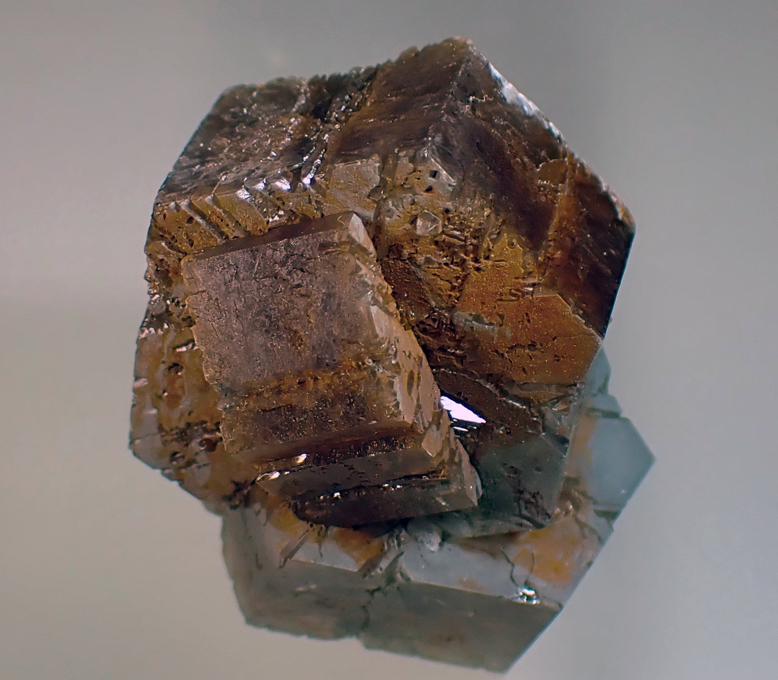Aragonito
Medida: 3,7 x 3,0 x 2,4 cms
(Autor: Joan Martinez Bruguera)