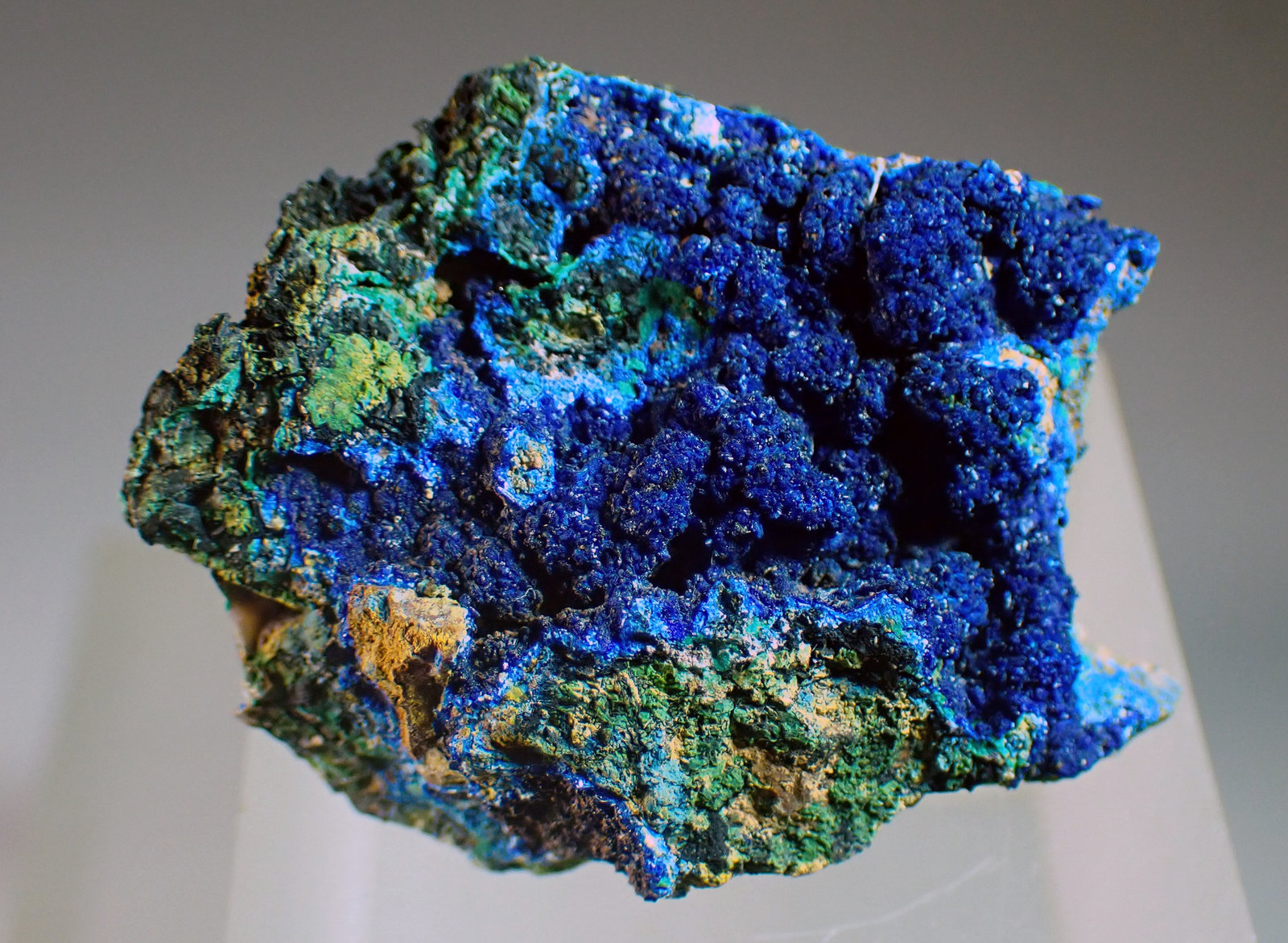 Azurita y Malaquita
Medida: 4,0 x 3,2 x 1,8 cms
(Autor: Joan Martinez Bruguera)