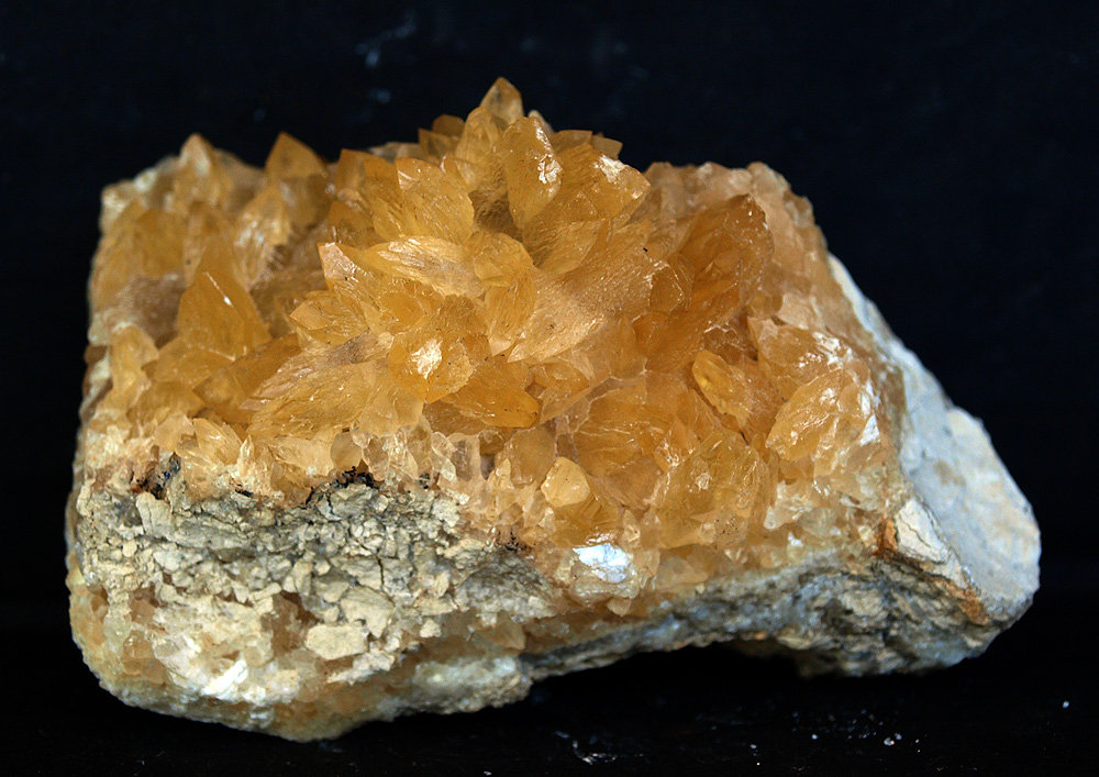Calcita
8 x 4.5 cm
(Autor: Pedro Antonio)
