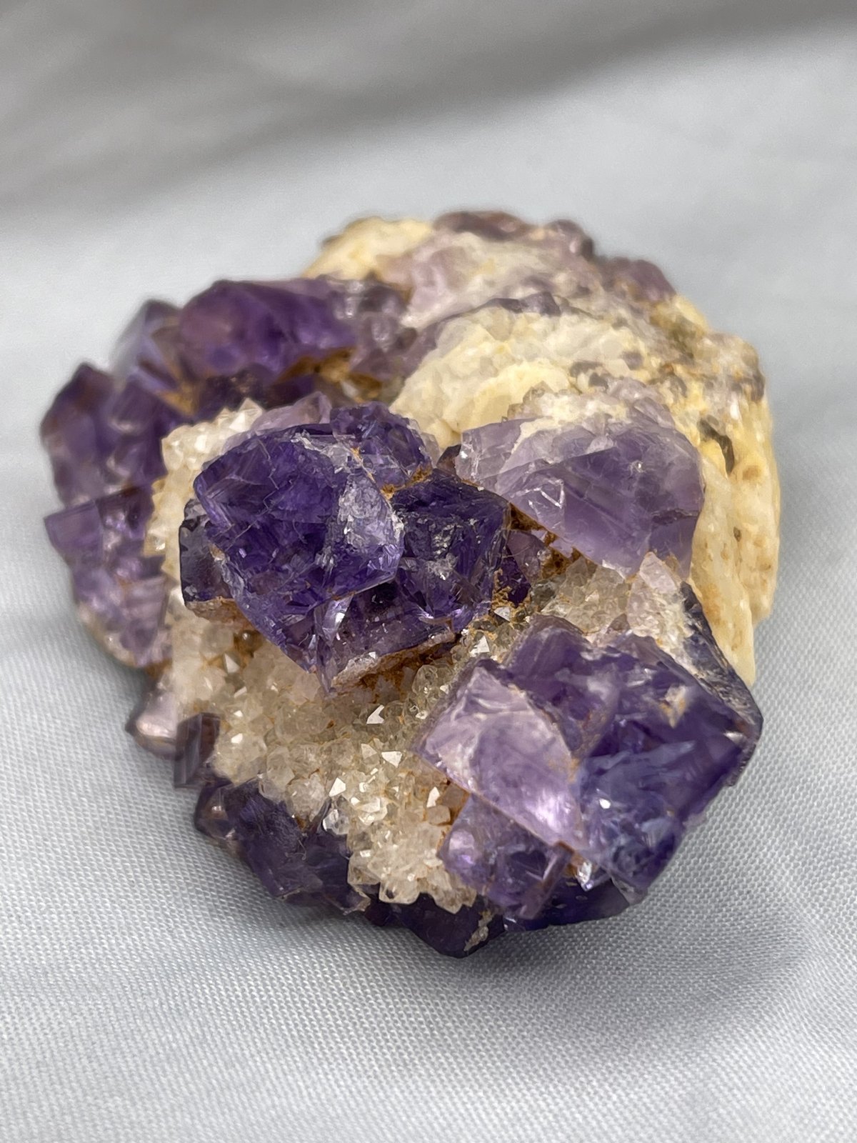 Fluorita
5,5cn de ancho y 2,5 cm de alto
(Autor: castrominerals)