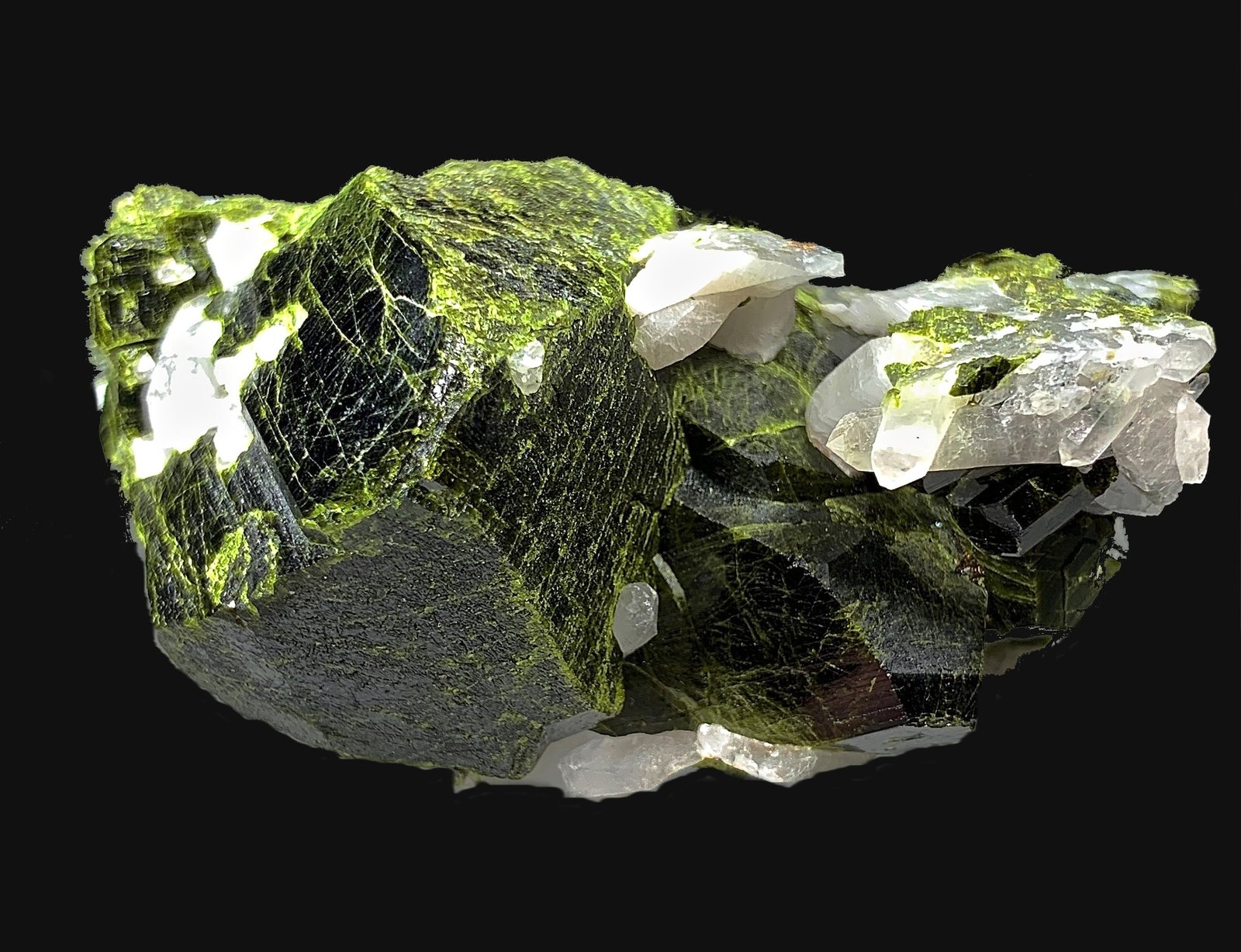 Epidota, Cuarzo
7,5 x 5,8 cm.
(Autor: Xavier bordas)