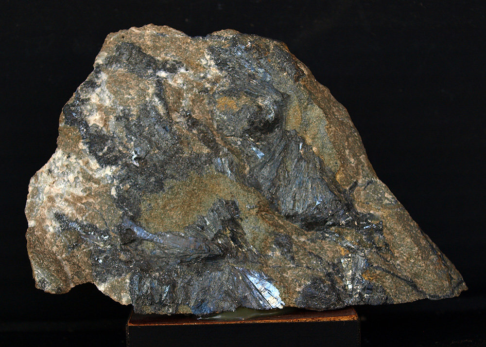 Stibnita (Estibina)
10 x 6.5 cm
(Autor: Pedro Antonio)