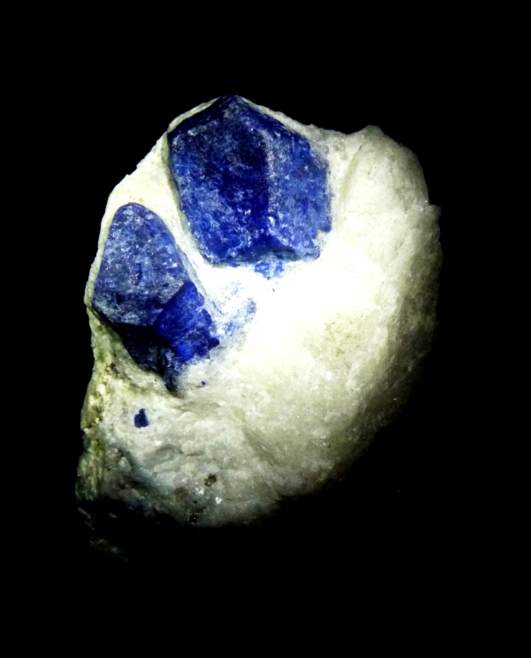 Lapislazuli.
100x60 mm
(Autor: Jesus Franquesa Baucells)