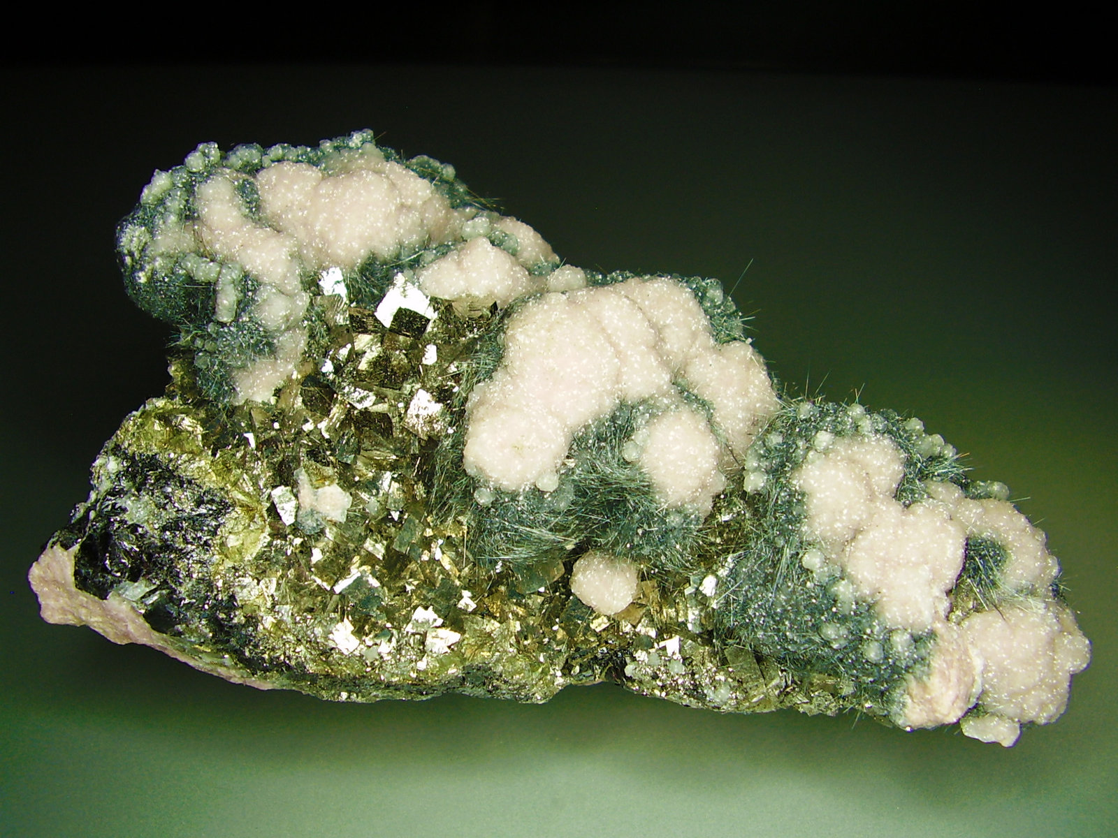 Rodocrosita, Boulangerita, Arsenopirita
11x6´5 cm
(Autor: geoalfon)