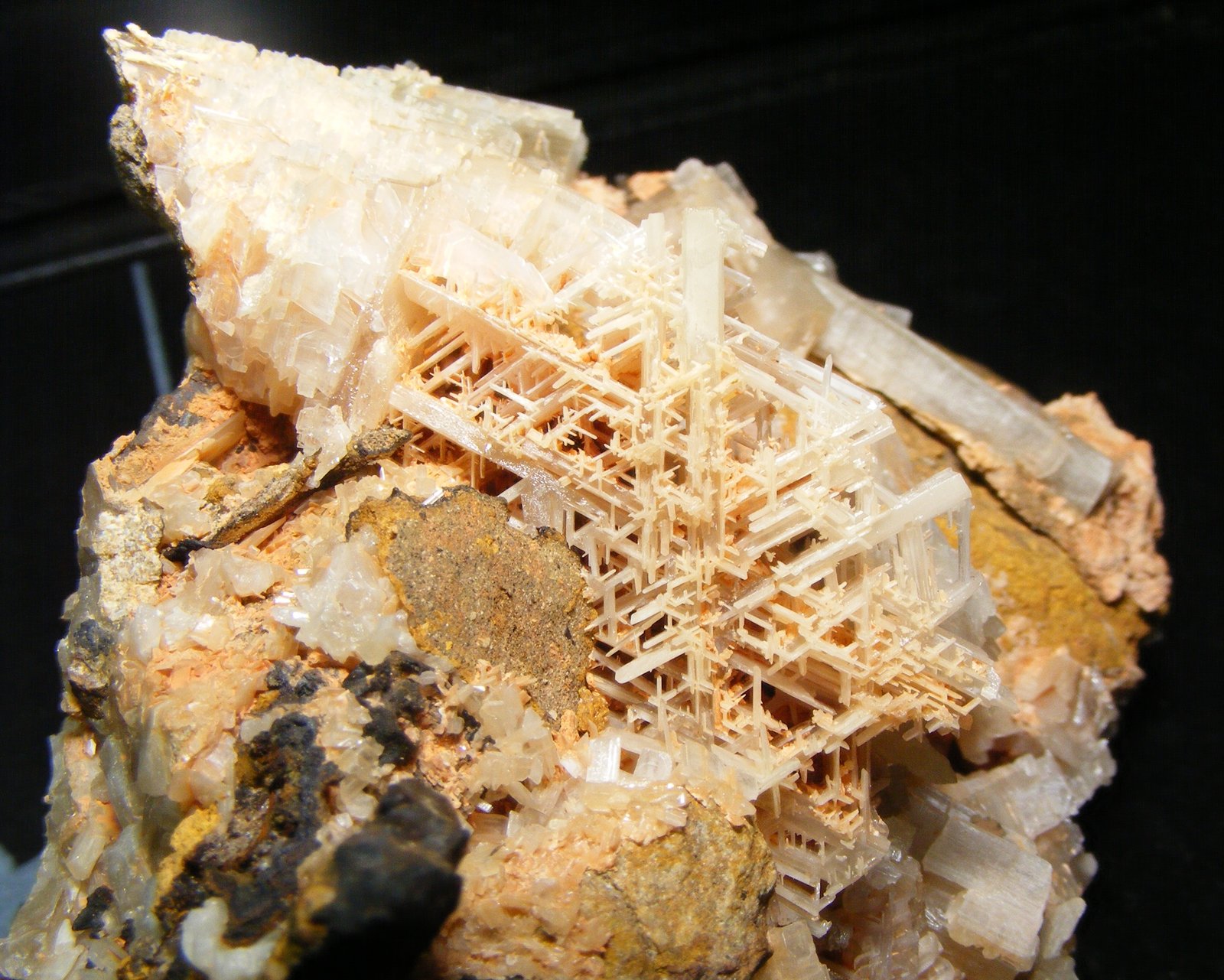 Cerusita
14cm Cristal mayor 3.5cm
(Autor: yowanni)