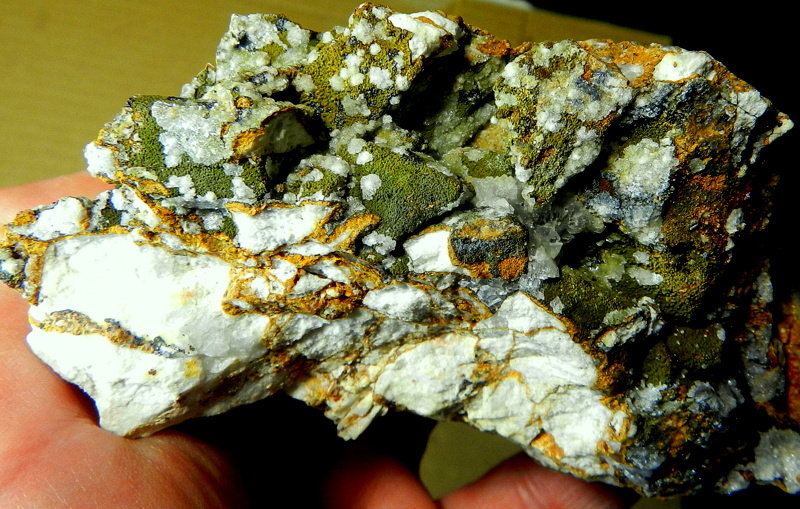 Coronadita, Hemimorfita, Plumbogummita
10cm-4cm
(Autor: ramon ro)