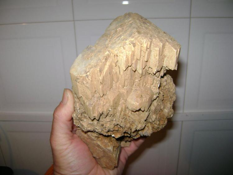 Ortoclasa (variedad adularia)
19 x 13 x 10 cm.
(Autor: P. apita)