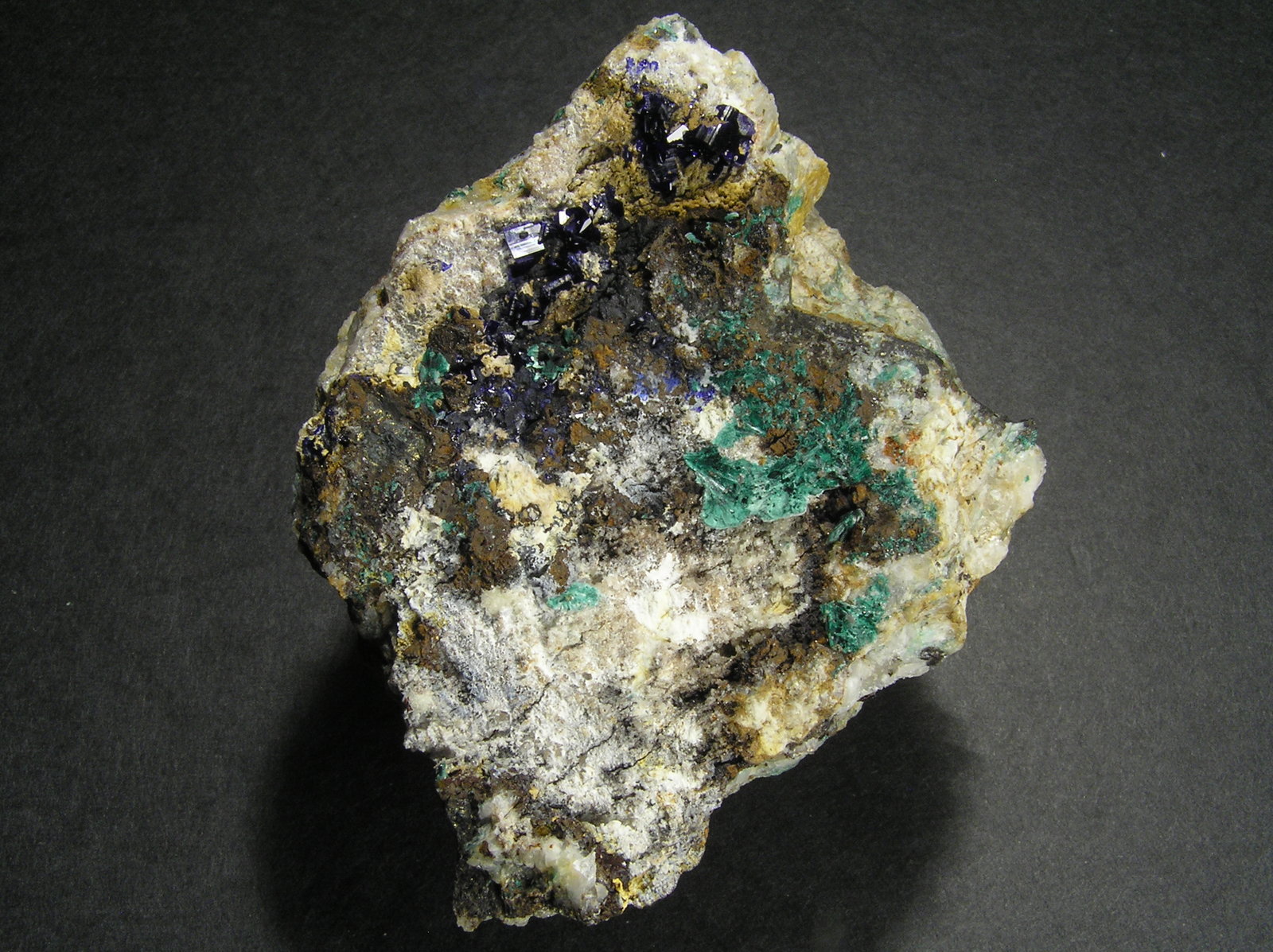 Azurita, Malaquita
8 x 6 x 4 cm
(Autor: Frederic Varela)