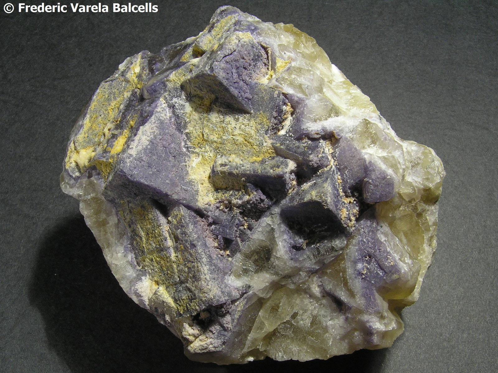 Fluorita
10 x 8 x 7 cm.
(Autor: Frederic Varela)