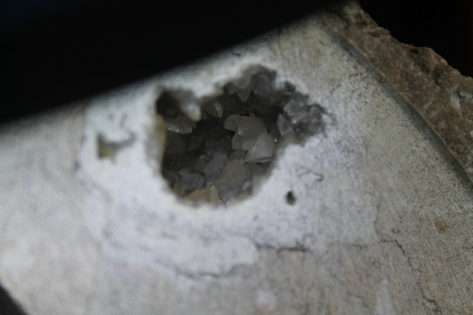 Calcita.
3,5  x 2 cm. geoda.
(Autor: Rafael varela olveira)