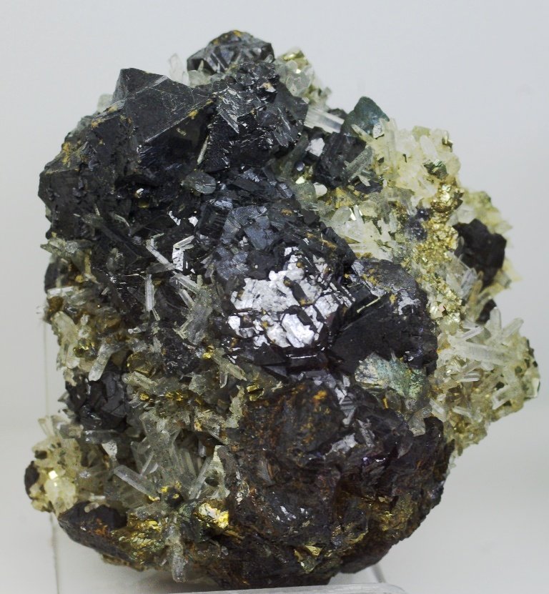 Esfalerita, Cuarzo y Pirita.
90x75 mm.
(Autor: Jesus Franquesa Baucells)