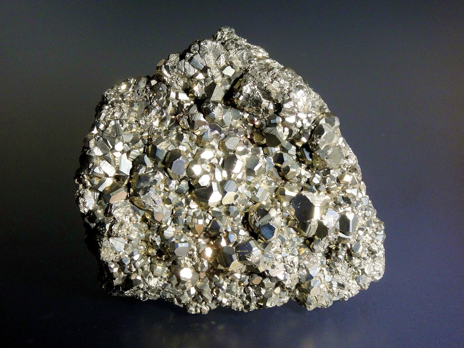Pirita
9 x 9 cm.
(Autor: Antonio P. López)