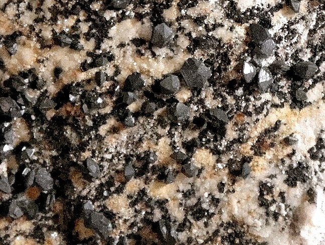 Chalcocita (Calcosina)
Cristales de 3-4 mm.
(Autor: Antonio P. López)