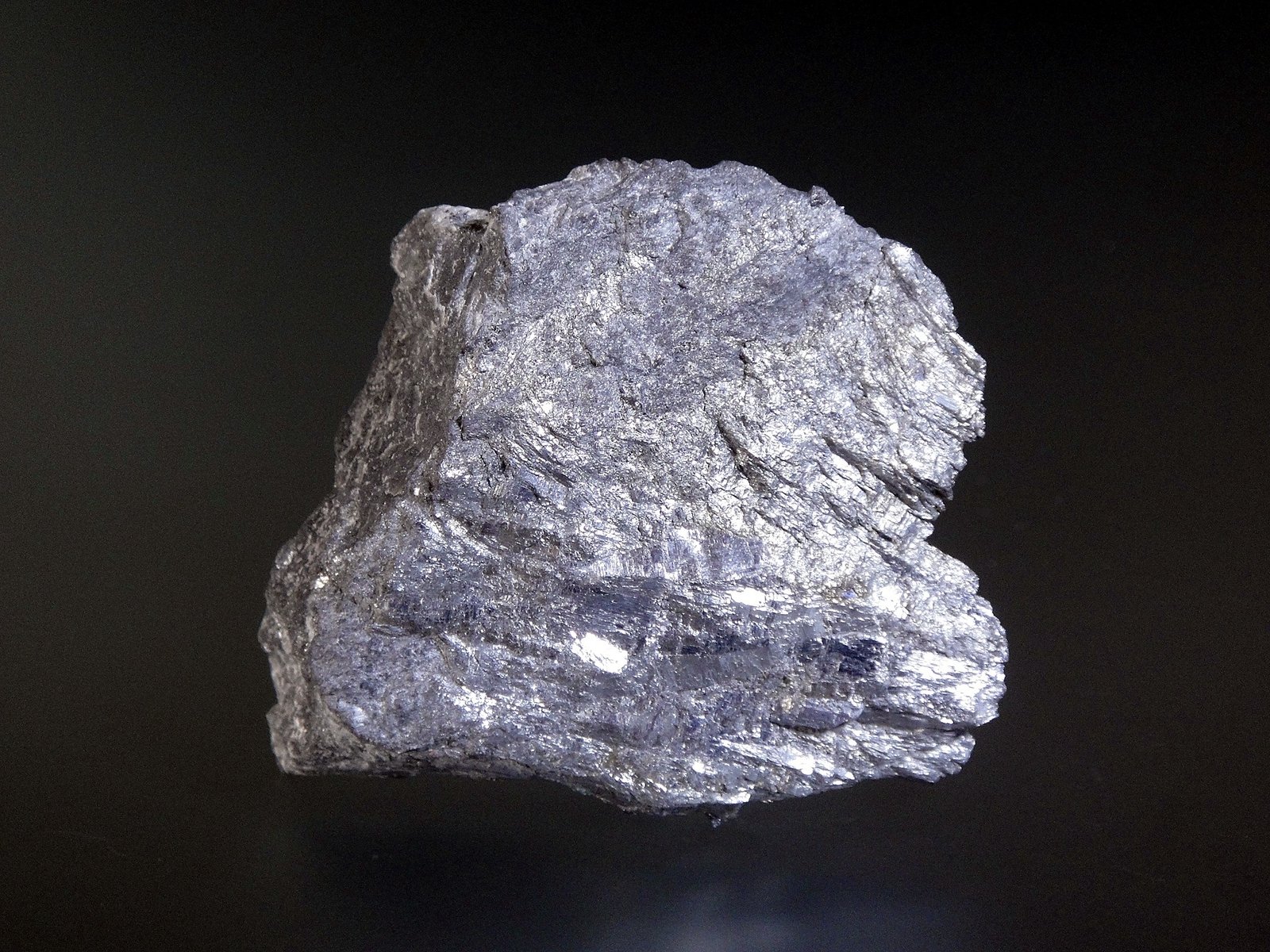 Stibnita (Estibina)
6 x 6 cm
(Autor: Antonio P. López)