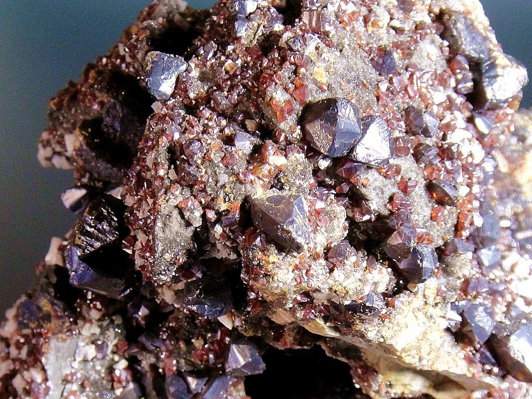 Esfalerita
Cristal mayor de 1 cm.
(Autor: Antonio P. López)