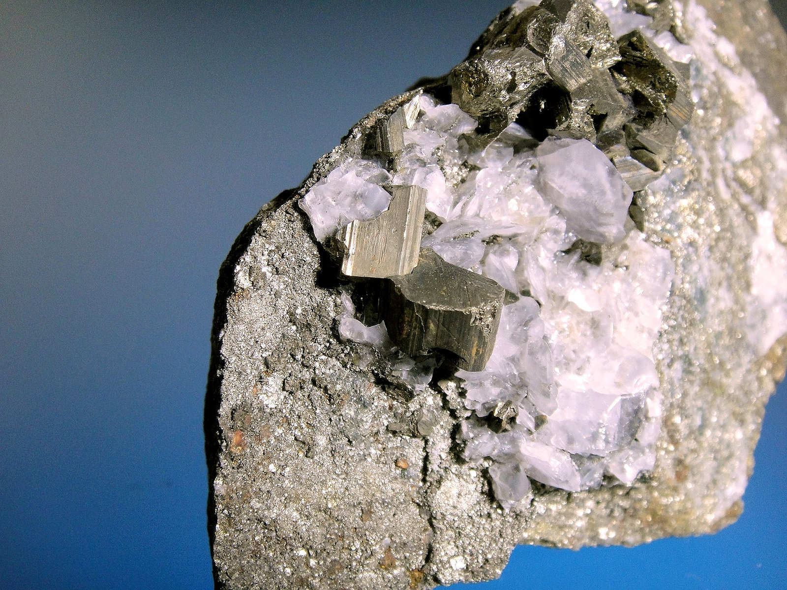 Cubanita
Cristales de 1 cm.
(Autor: Antonio P. López)
