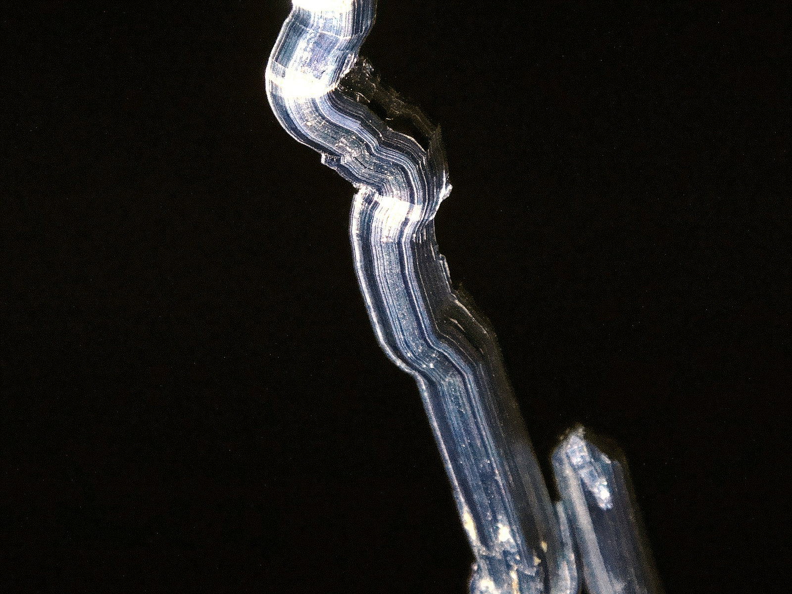 Stibnita (Estibina)
Cristal mayor de 9 cm.
(Autor: Antonio P. López)