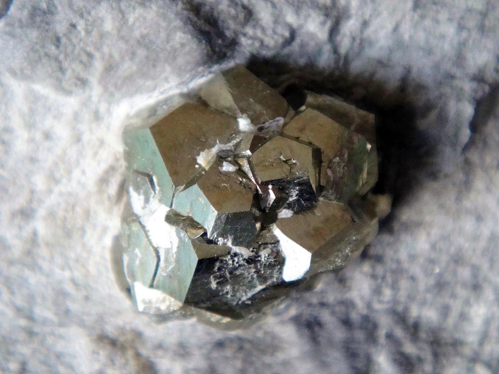 Pirita
Cristales de 2,5 cm.
(Autor: Antonio P. López)