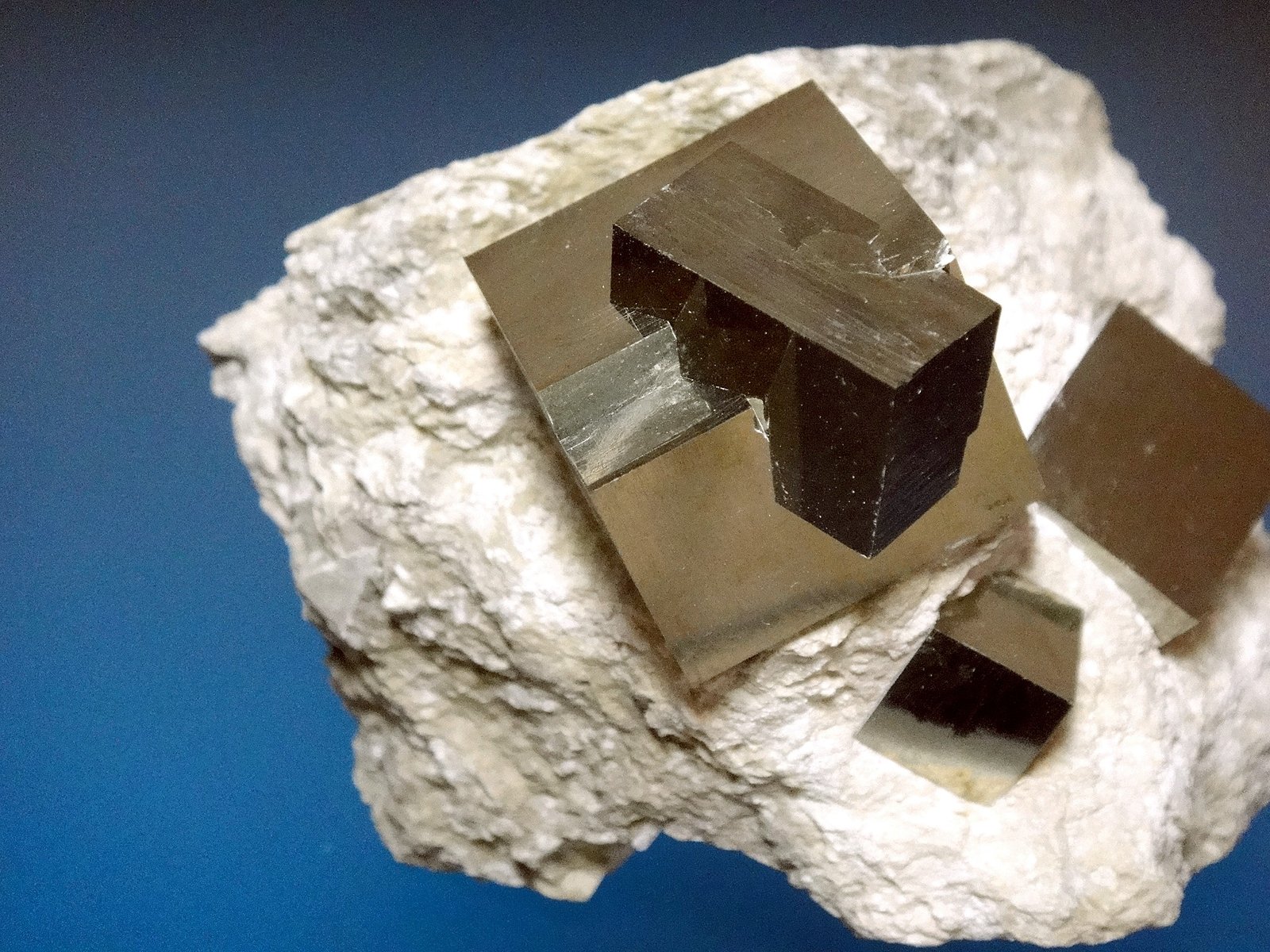Pirita
8 x 7 cm.
(Autor: Antonio P. López)