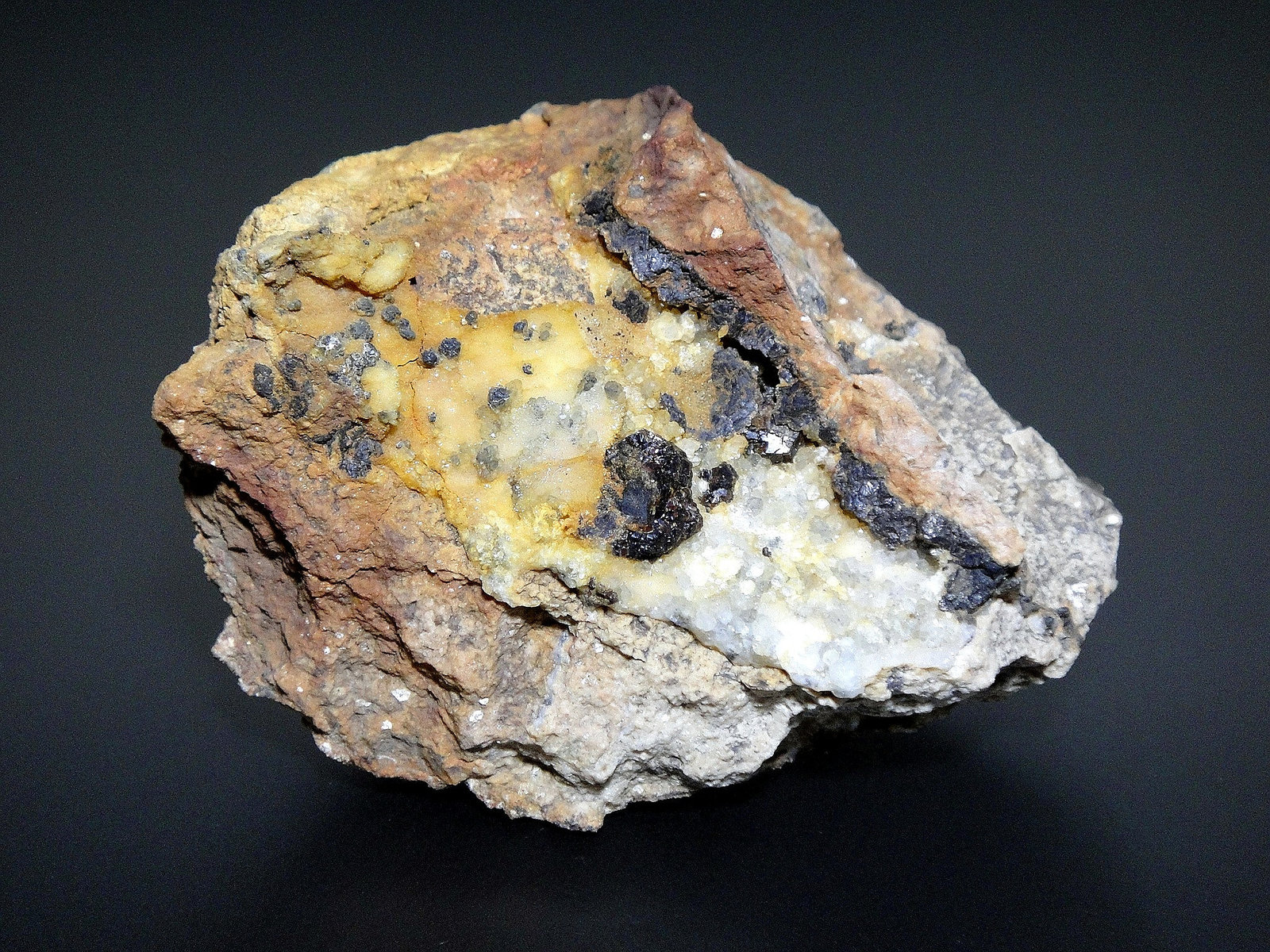 Esfalerita
7 x 5 cm.
(Autor: Antonio P. López)