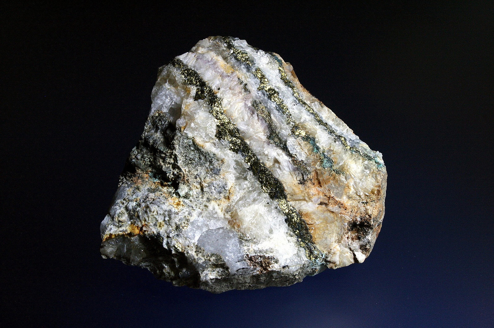 Calcopirita
7 x 7 cm.
(Autor: Antonio P. López)