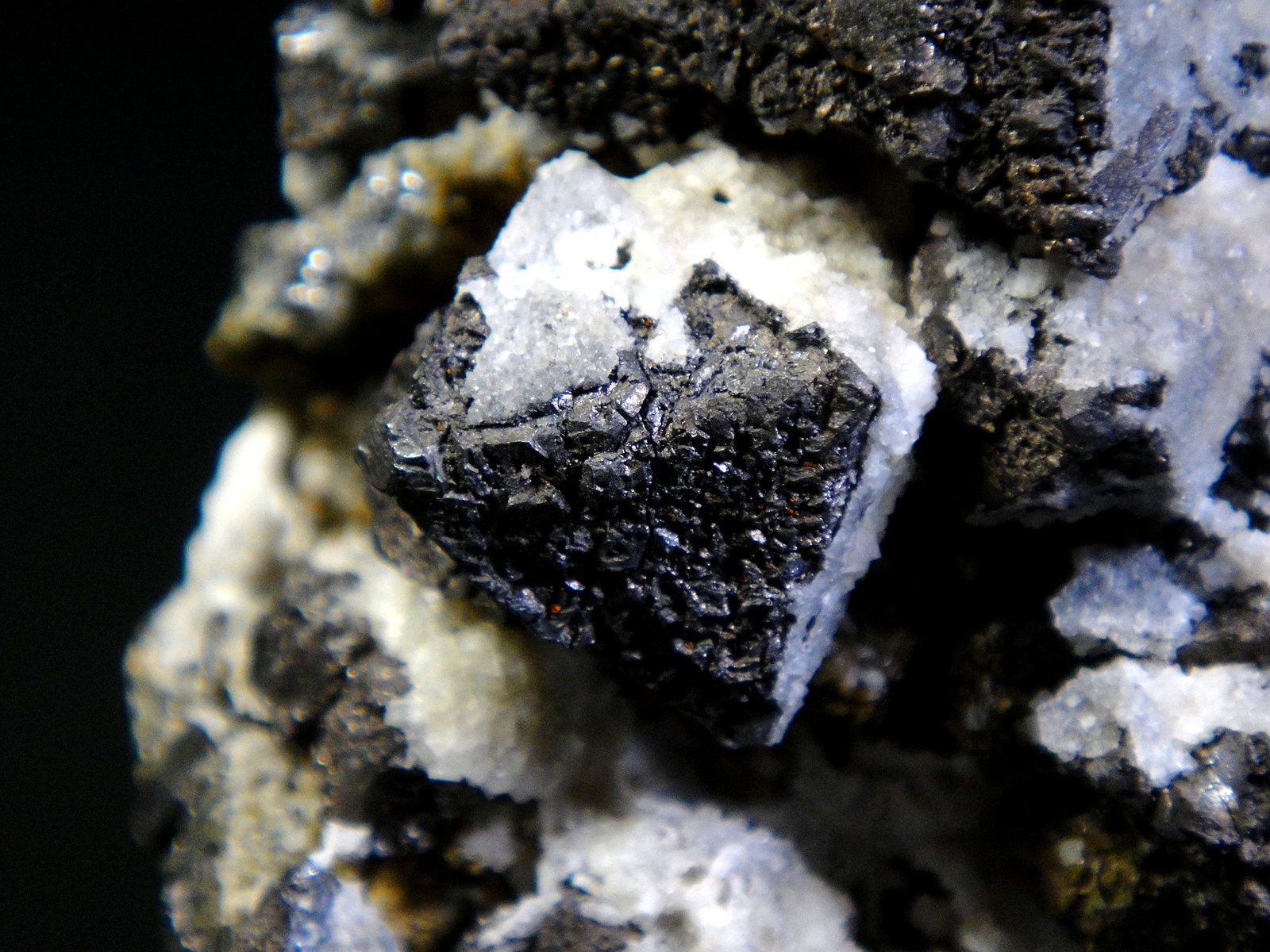Galena
Cristal de 1,5 cm.
(Autor: Antonio P. López)