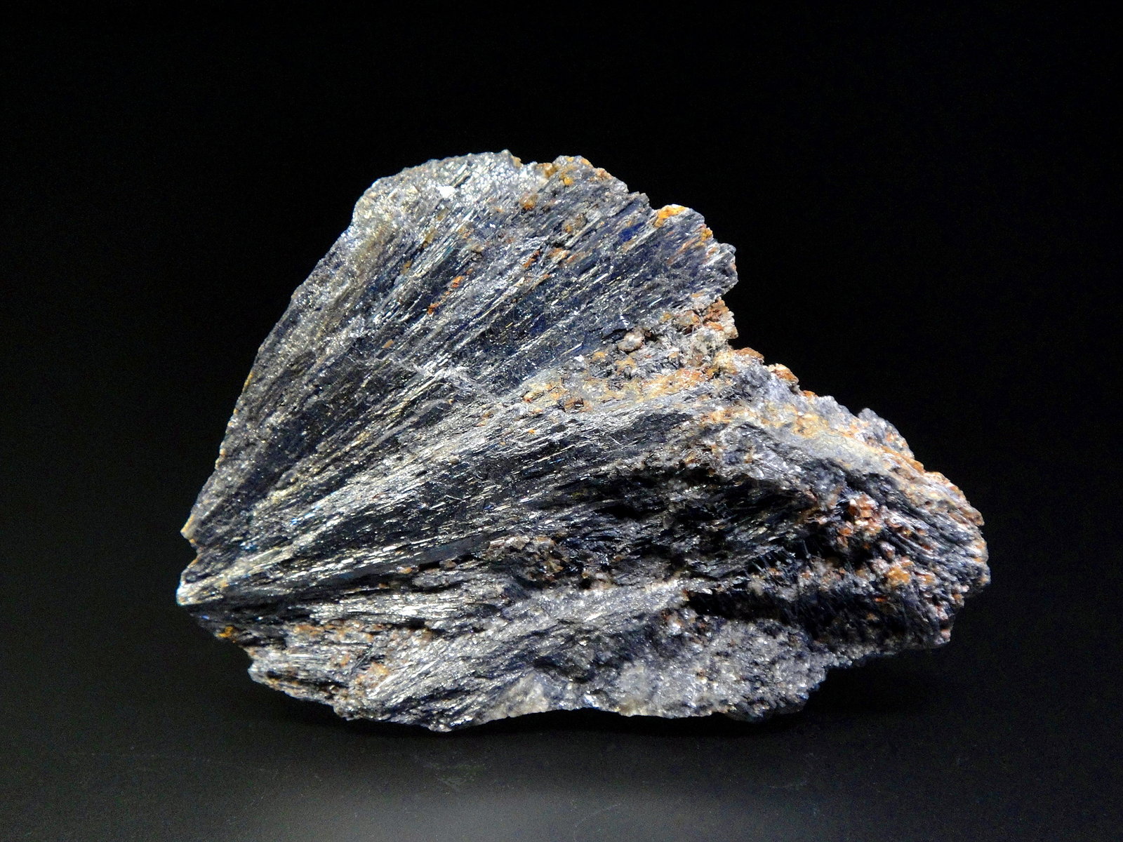 Stibnita (Estibina)
6 x 5 cm.
(Autor: Antonio P. López)