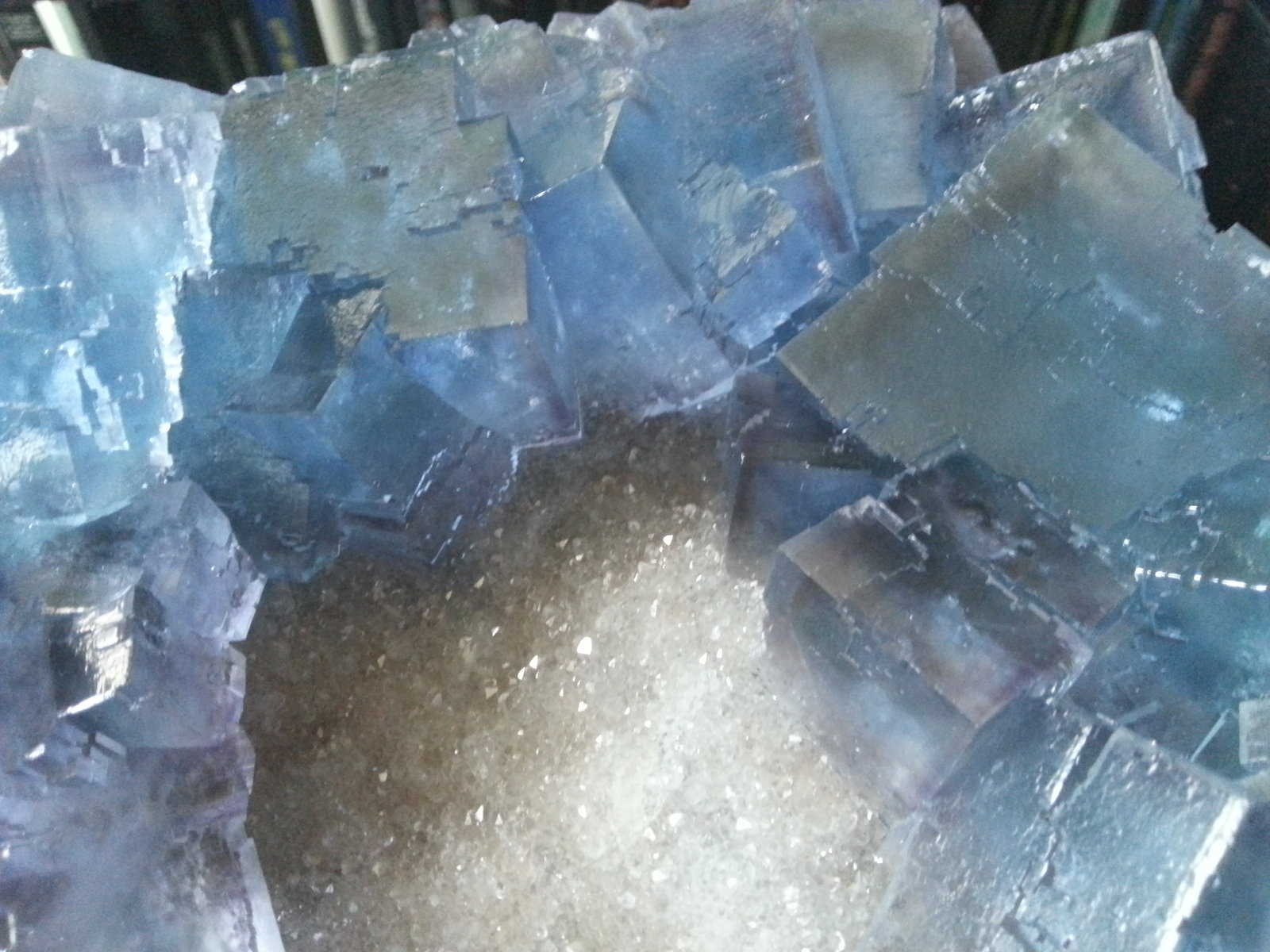 Fluorita, Cuarzo
Cristales hasta 5cm
(Autor: Raul Vancouver)