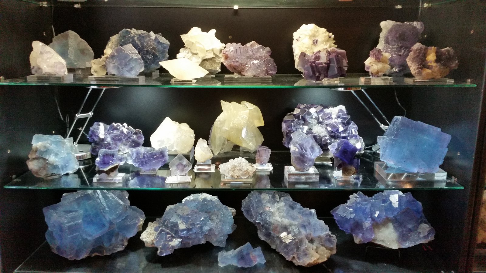 Fluoritas varias
(Autor: Raul Vancouver)