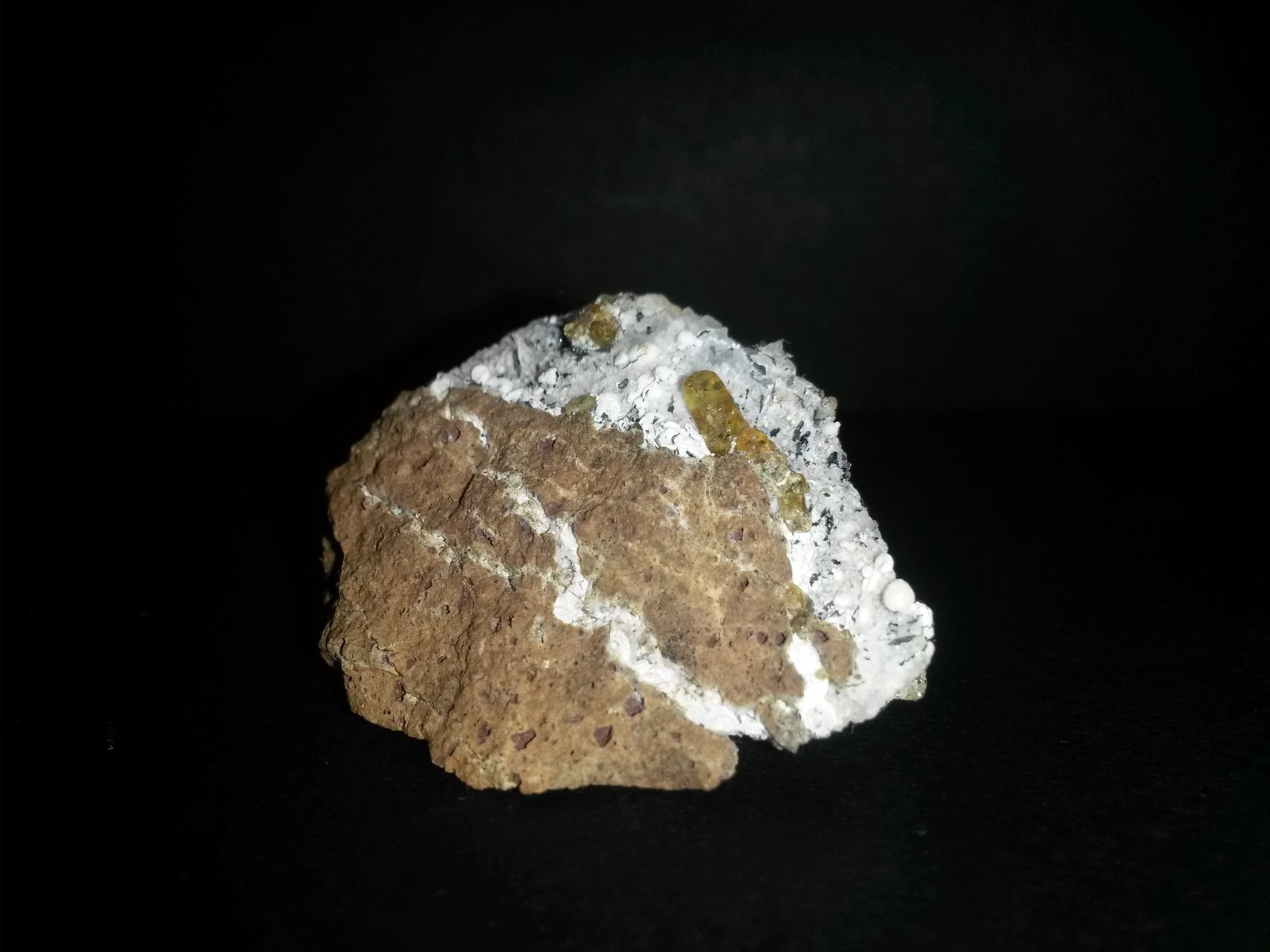 Fluorapatito (variedad esparraguina)
Cristal 4 mm.
(Autor: Alvaro2121)