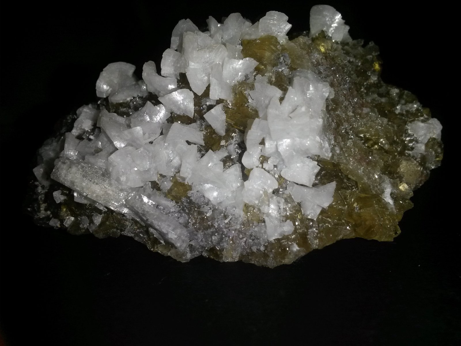 Fluorita y Dolomita
10 x 6 cm.
(Autor: Alvaro2121)