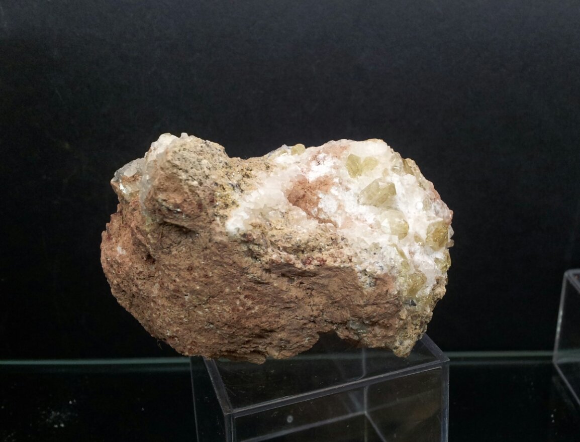 Fluorapatito (Grupo Apatito)
61mm - 38mm - 53mm
(Autor: Pedro Naranjo)