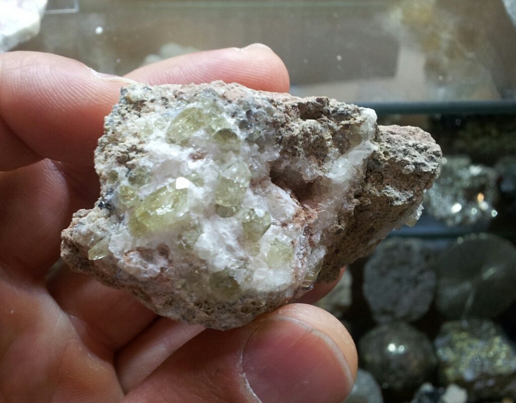 Fluorapatito (Grupo Apatito)
61mm - 38mm - 53mm
(Autor: Pedro Naranjo)