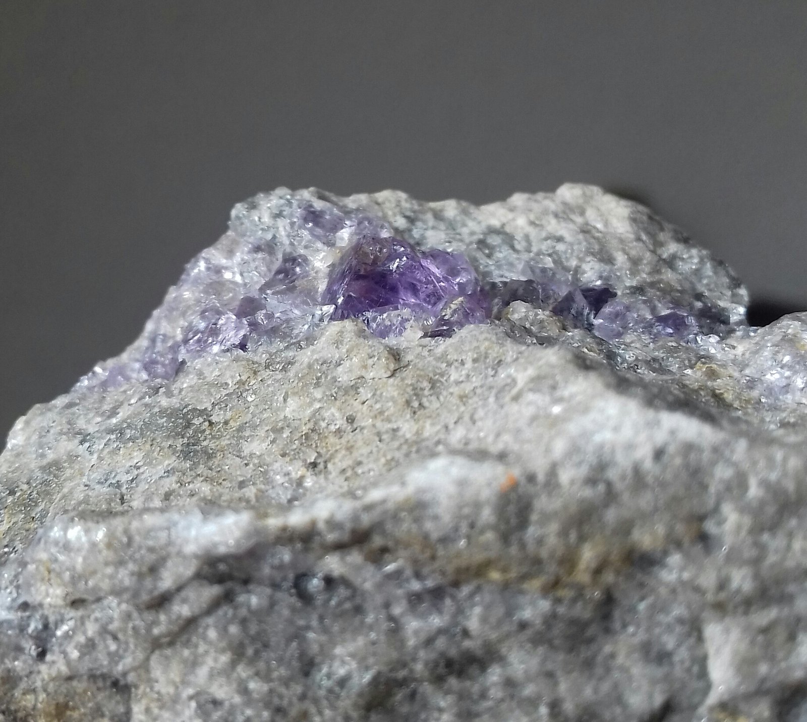 Fluorita
5 cm x 4,5 cm
(Autor: Javi Llamazares)