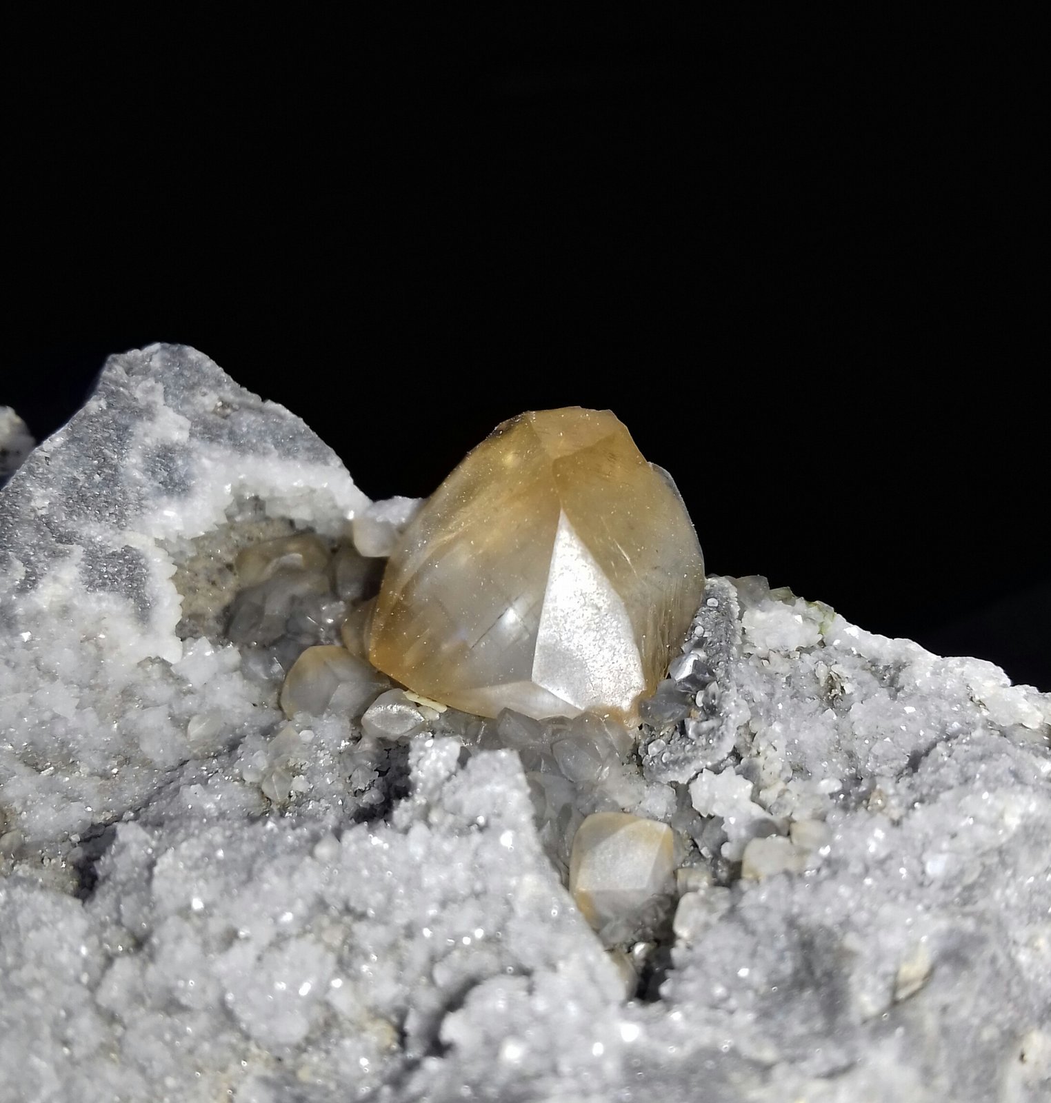 Calcita
1,5 cm x 1,5 cm
(Autor: Javi Llamazares)