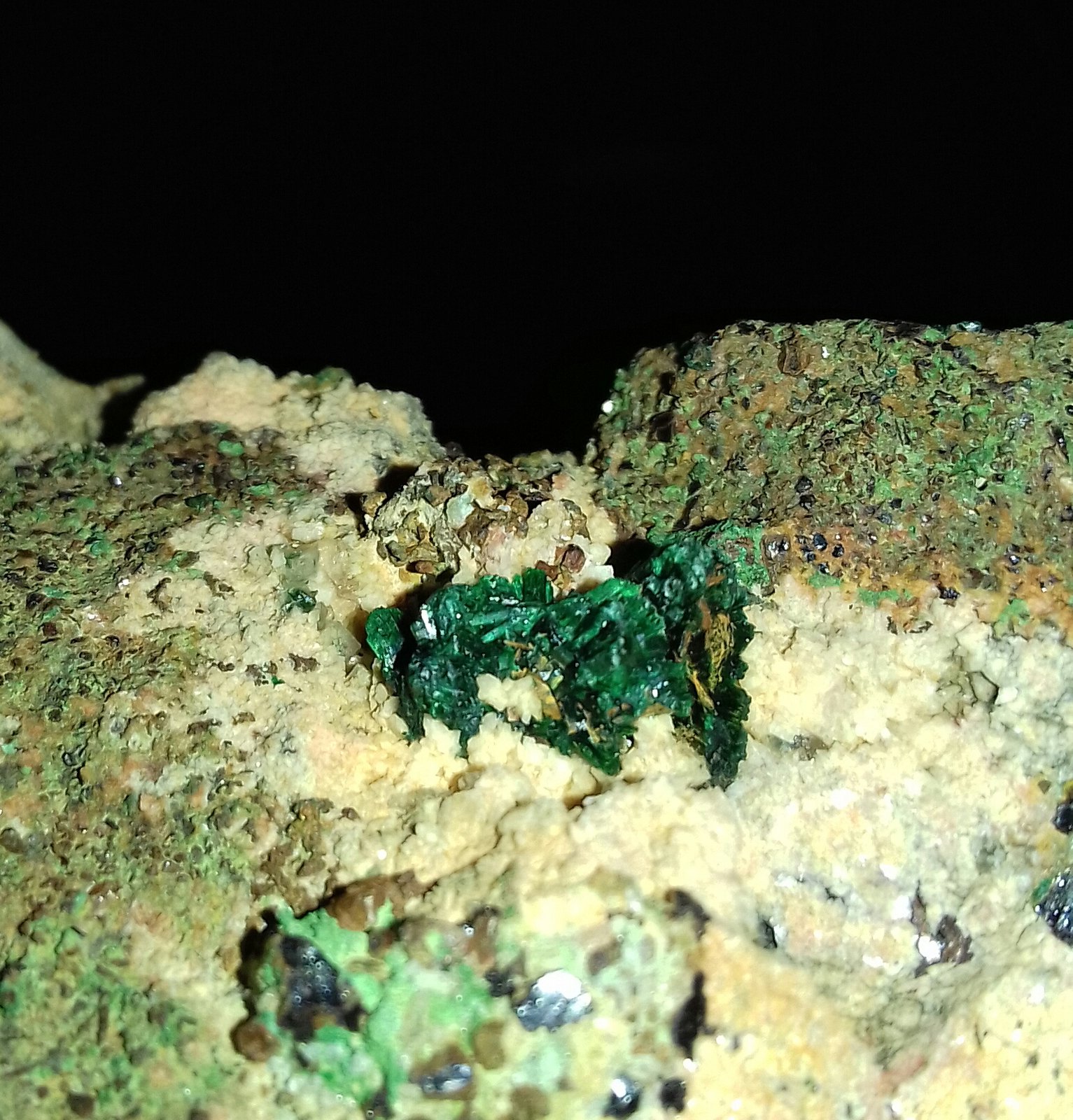 Malaquita
1'5 cm X 1,5 cm
(Autor: Javi Llamazares)