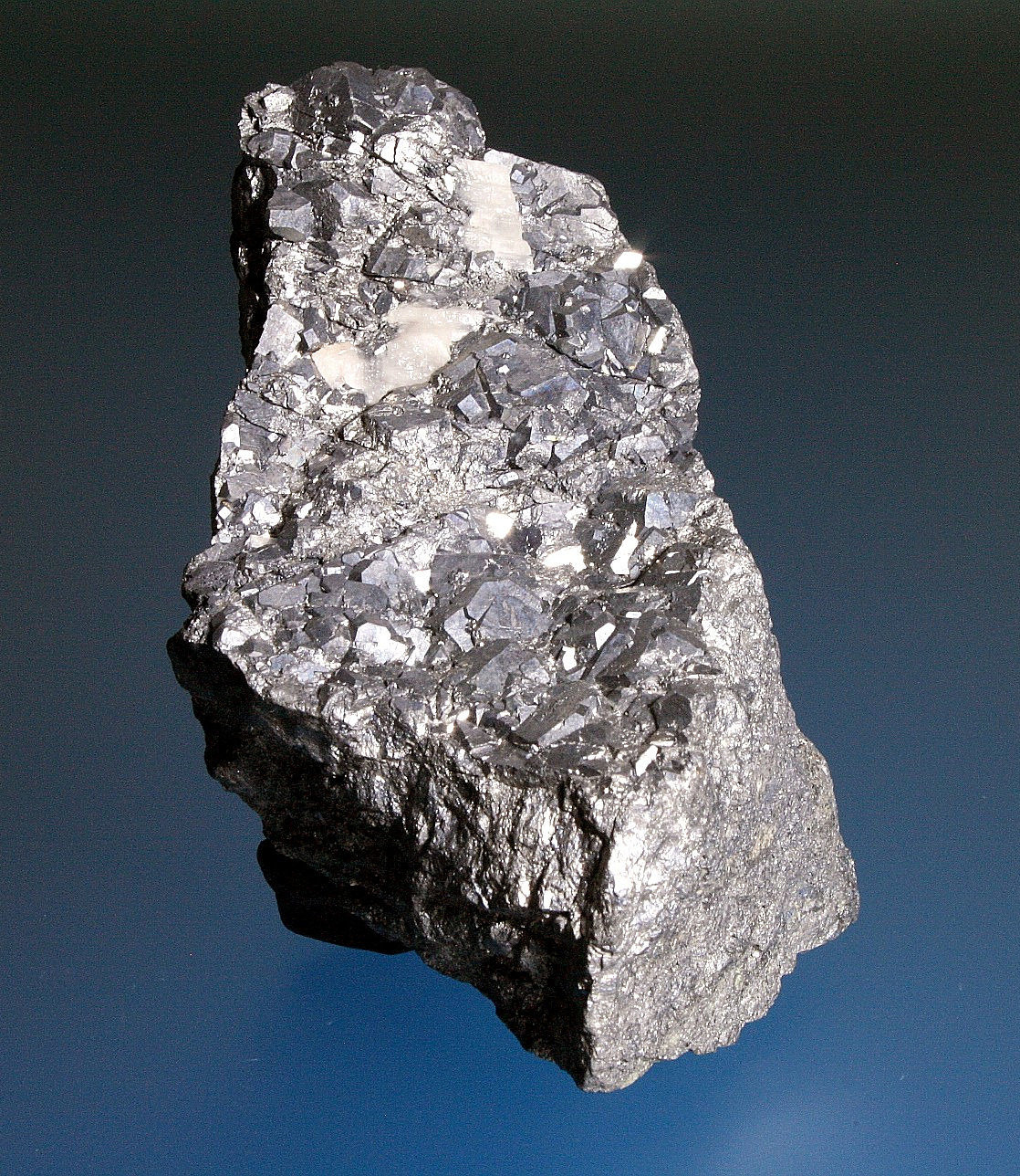 Skutterudita
10 x 5 cm.
(Autor: Antonio P. López)
