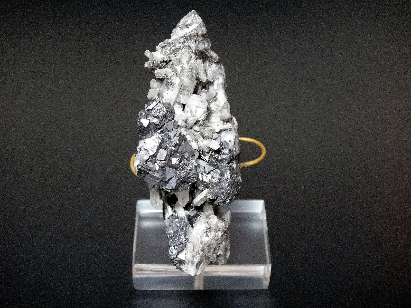 Gersdorffita
7 x 4 cm.
(Autor: Antonio P. López)