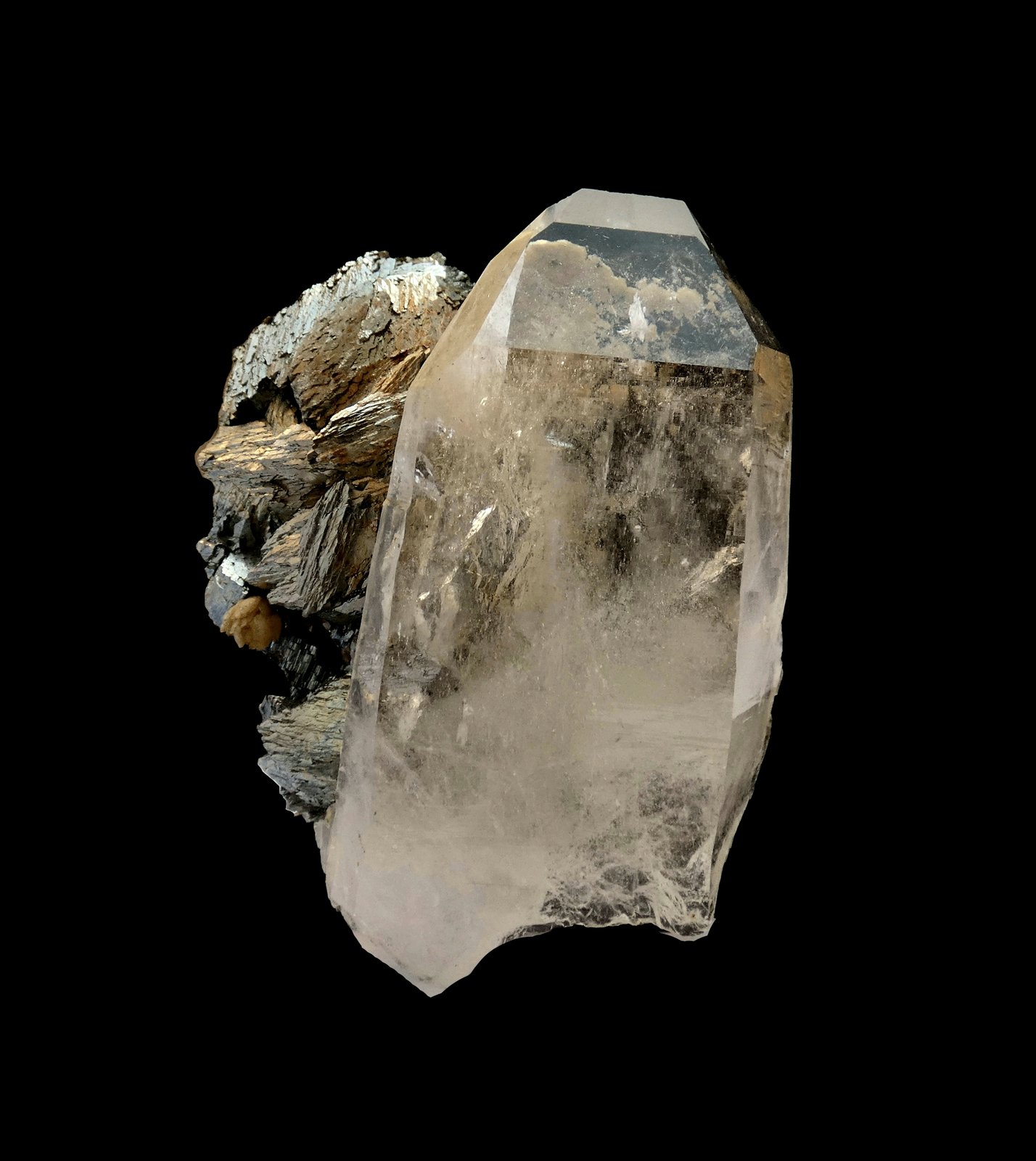 Cuarzo con Arsenopirita
Ejemplar de 8,5x6,5cm, con un cristal de 8x4,4cm de Cuarzo y Arsenopiritas de de hasta  2cm.
(Autor: DAni)