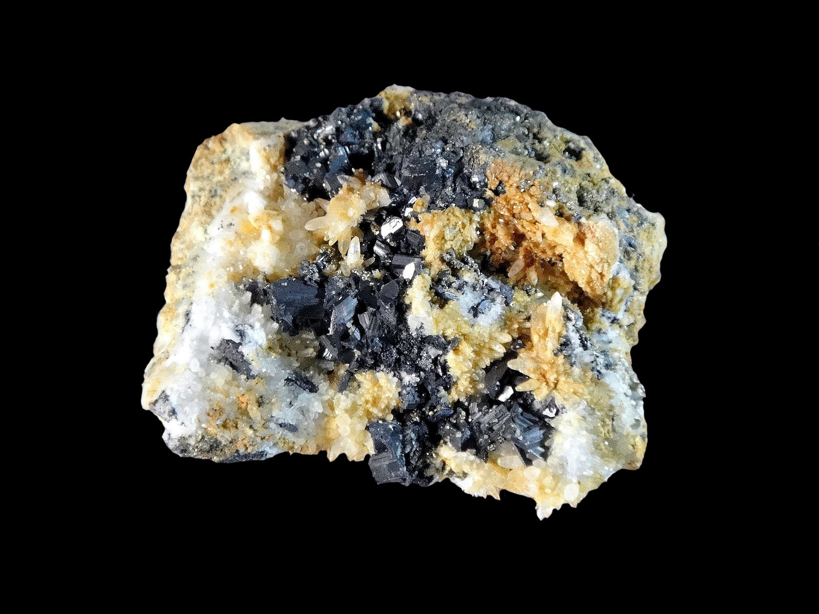 Enargita, Pirita, Cuarzo
6 x 5 cm.
(Autor: Antonio P. López)