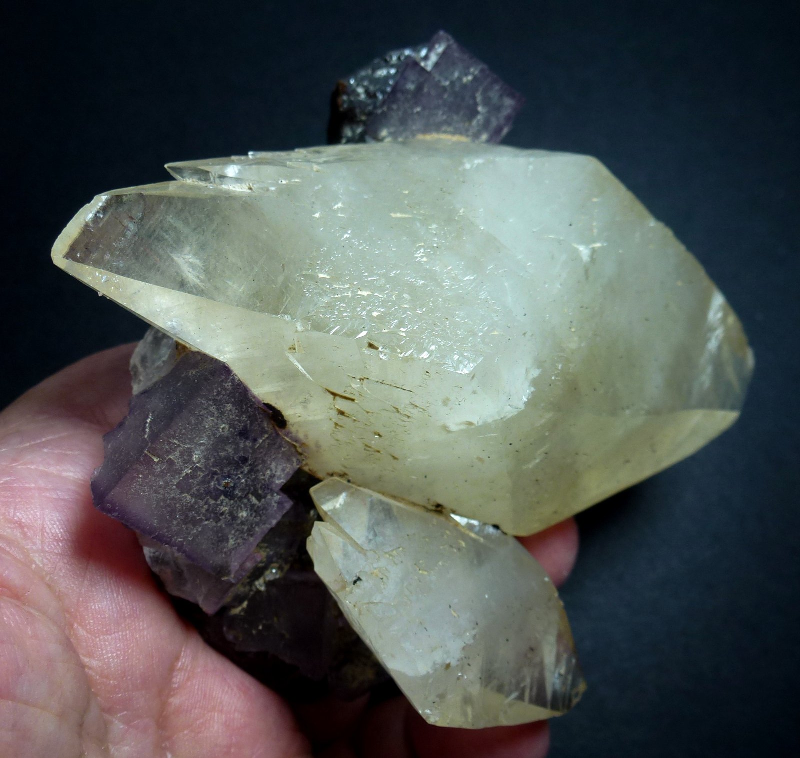 Calcita, Fluorita, Esfalerita
10 x 9 cm.
(Autor: javier ruiz martin)