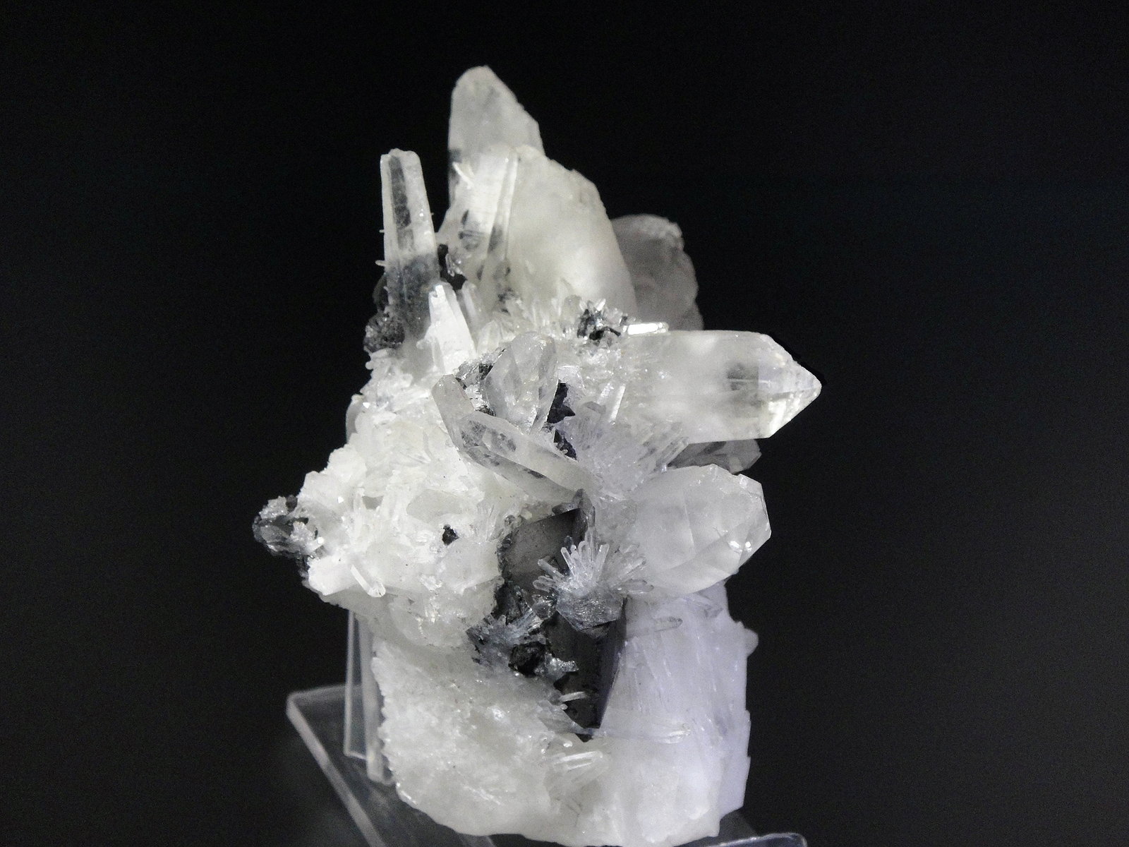 Tetraedrita, Cuarzo
9 x 7 cm.
(Autor: Antonio P. López)