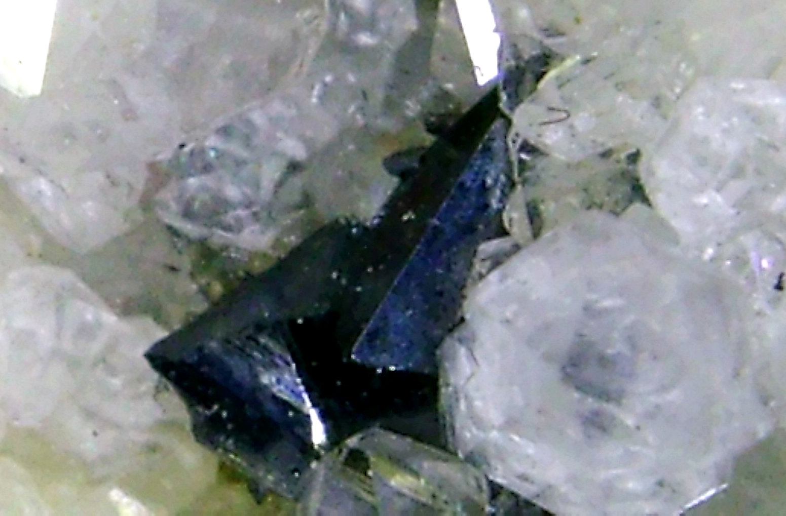 Freibergita
Cristales de 3 mm.
(Autor: Antonio P. López)