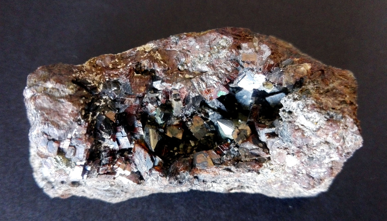 Tetraedrita
6 x 3,5 cm.
(Autor: Antonio P. López)