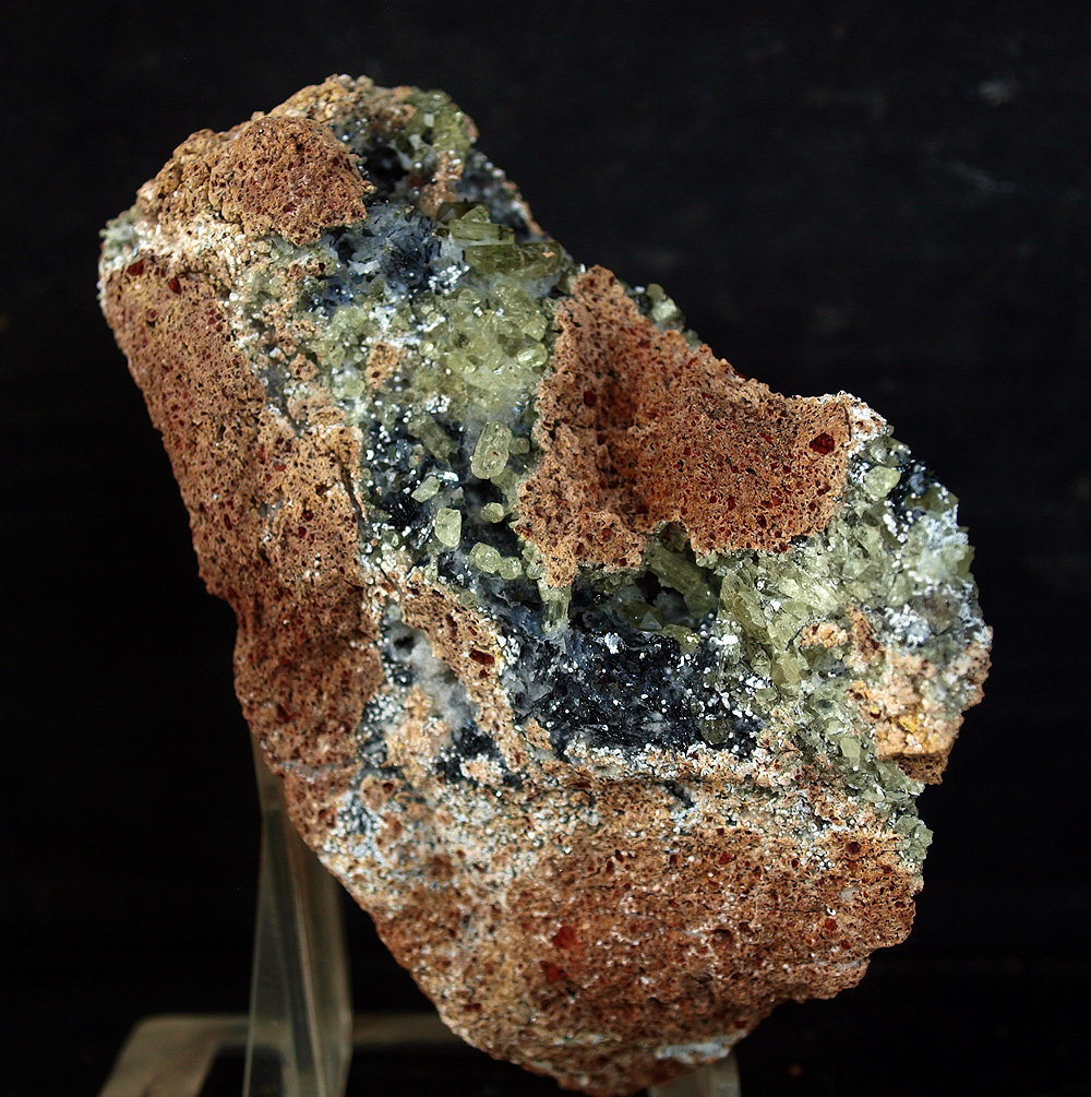Fluorapatito y Hematites
11 x 10.5 cm
(Autor: Pedro Antonio)