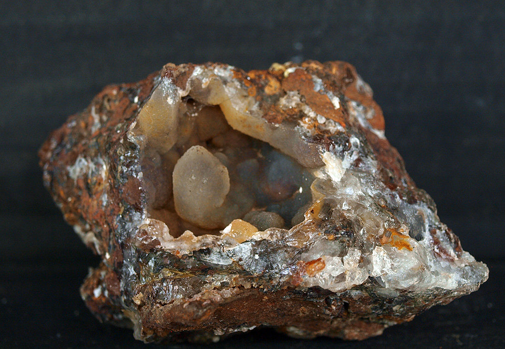 Cuarzo
8 x 6 cm
(Autor: Pedro Antonio)