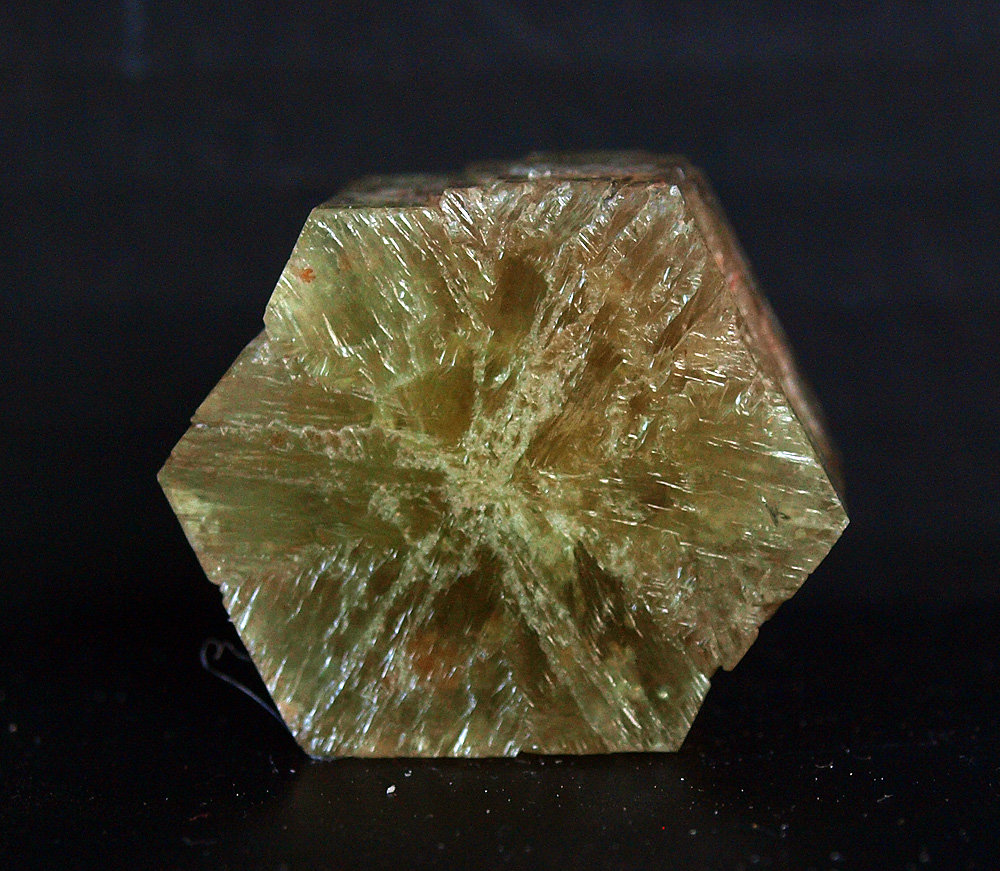 Aragonito
3 x 2.5 cm
(Autor: Pedro Antonio)