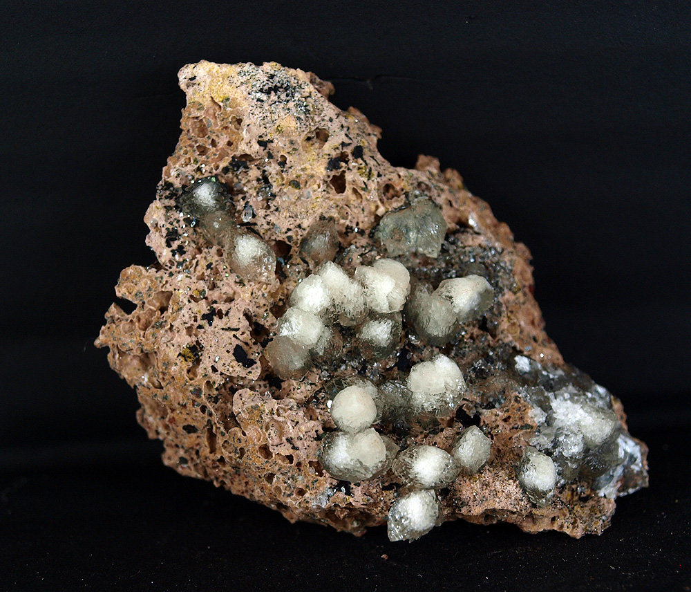 Calcita y Fluorapatito
4.5 x 3.5 cm
(Autor: Pedro Antonio)
