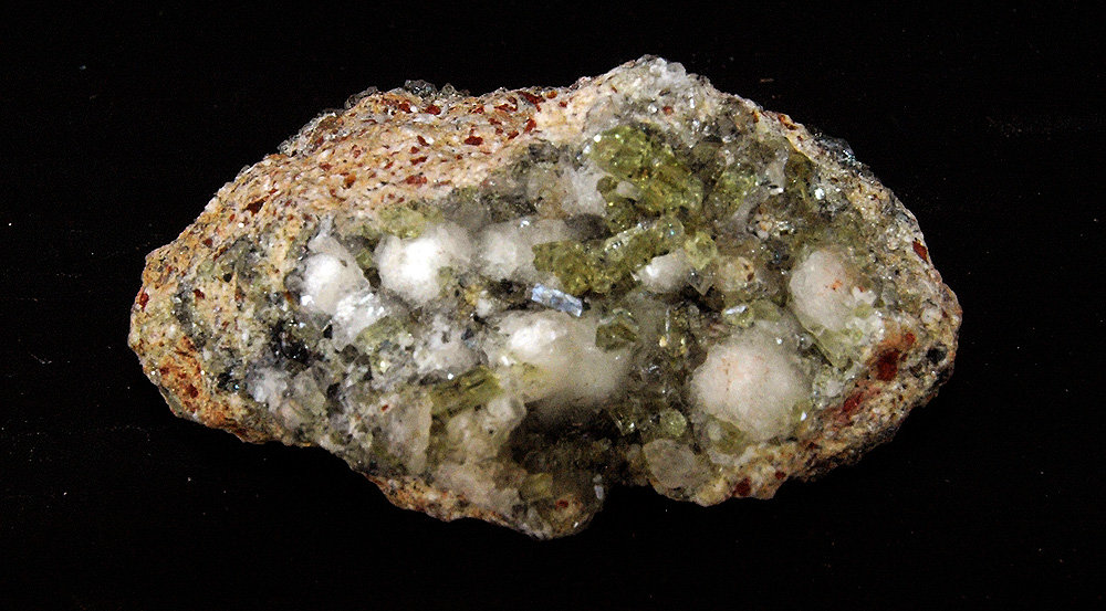 Fluorapatito con Calcita
3.5 x 2.5 cm
(Autor: Pedro Antonio)